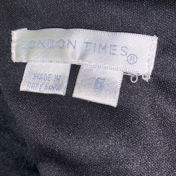 Beautiful Black & White floral dress - Picture 4 of 5